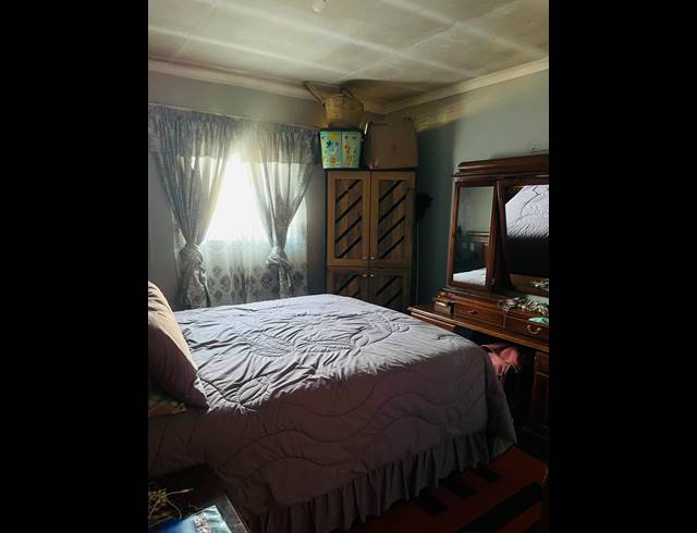 4 BEDROOM HOUSE FOR SALE IN KWAZAKHELE